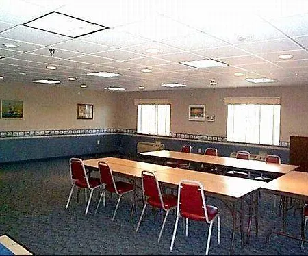 Days Inn & Suites By Wyndham South Gate 